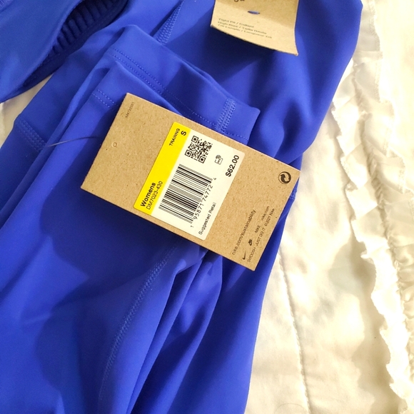 Bundle of Yoga's Legging set with top - Picture 9 of 10